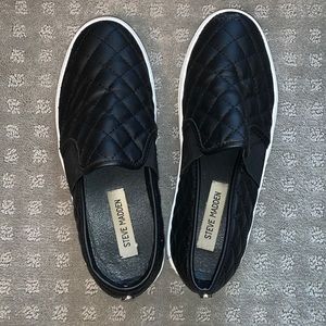 Steve Madden slip ons